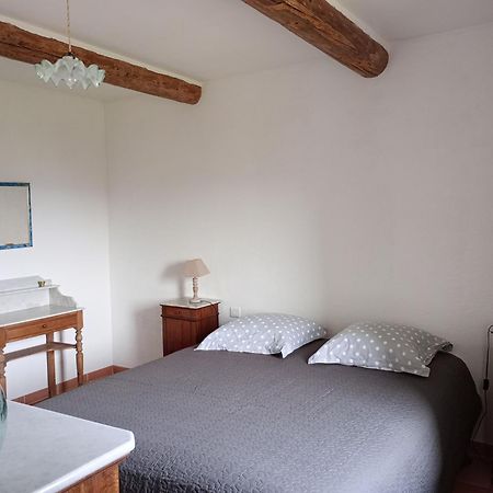 Le Lavoir Lacoste  Kamer foto